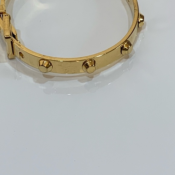2308 - Michael Kors Gold Tone Bracelet w/a Hinged Buckle Closure - Picture 4 of 11